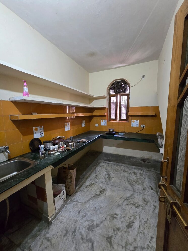 Kitchen, gomti nagar 5 Bedroom 2700 Sq.Ft. Independent House In Gomti Nagar Lucknow 8247157