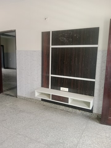 Building Lobby in 3 BHK Builder Floor at Sector 6 – for Rent