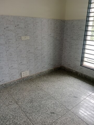 Room in 3 BHK Builder Floor at Sector 6 – for Rent