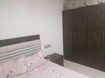 Bedroom in 2 BHK Apartment at Windermere CHS Andheri West, Andheri West – for Rent