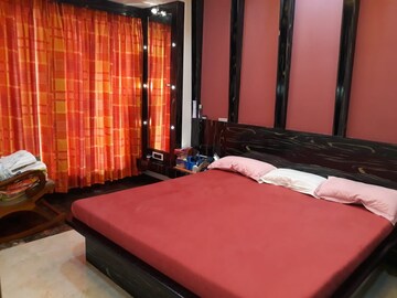Bedroom in 2 BHK Apartment at Windermere CHS Andheri West, Andheri West – for Rent