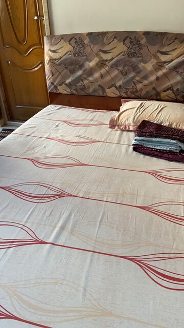Bedroom in 2 BHK Apartment at Smruti CHS Vile Parle East, Vile Parle East – for Rent