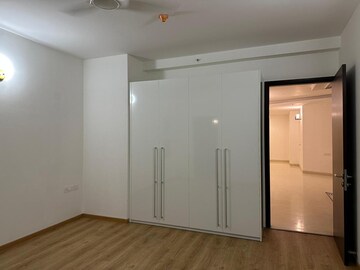 Room in 3 BHK Apartment at Brigade Exotica, Old Madras Road – for Rent