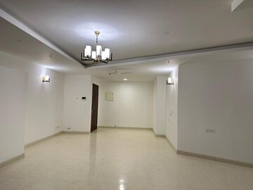 Room in 3 BHK Apartment at Brigade Exotica, Old Madras Road – for Rent