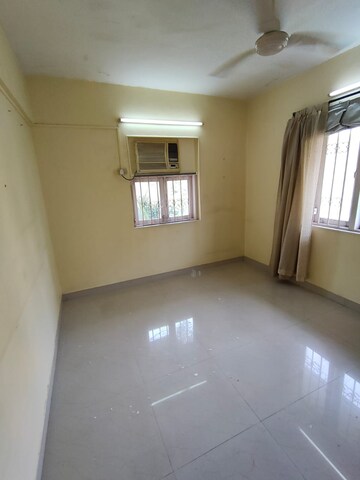 Room in 2 BHK Apartment at PR Prahlad B, Santacruz West – for Rent