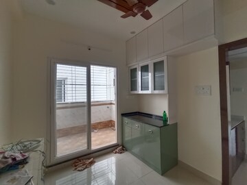 Room in 2 BHK Apartment at Kondapur – for Rent
