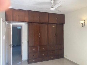 Furnished Amenities in 3 BHK Builder Floor at Cosmos Floors, Sector 52 – for Rent