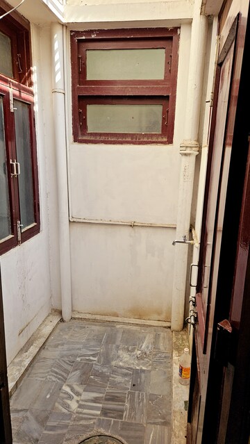 Building Lobby in 3.5 BHK Independent House at Gomti Nagar – for Rent