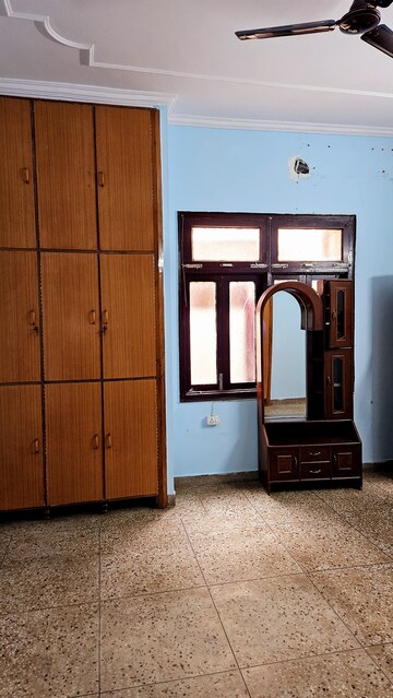 Furnished Amenities in 3.5 BHK Independent House at Gomti Nagar – for Rent