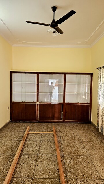 Room in 3.5 BHK Independent House at Gomti Nagar – for Rent