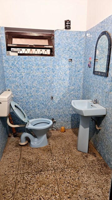 Master Bedroom in 3.5 BHK Independent House at Gomti Nagar – for Rent