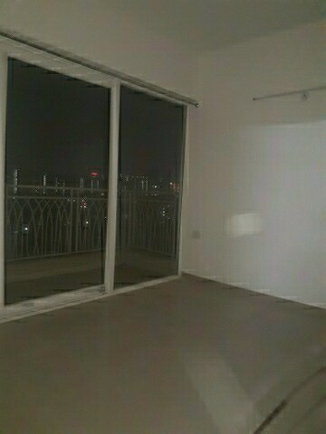 Room in 2 BHK Apartment at Mahagun Mywoods II, Sector 16c Greater Noida – for Rent