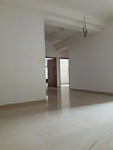 Room in 2 BHK Apartment at Mahagun Mywoods II, Sector 16c Greater Noida – for Rent