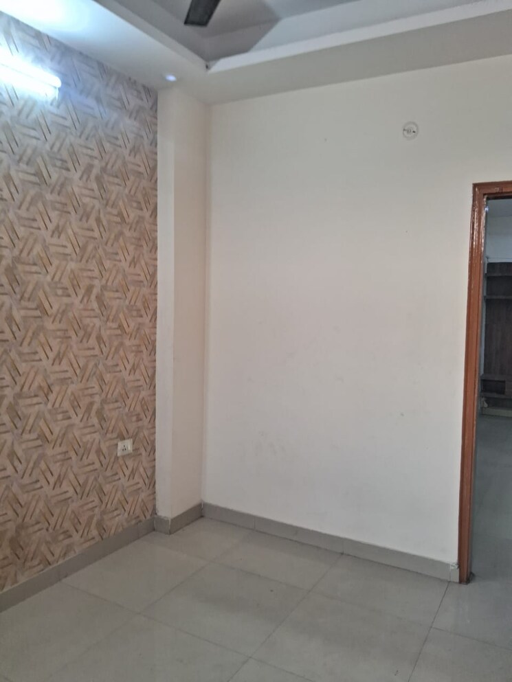 Room, gyan khand 3 Bedroom 1300 Sq.Ft. Builder Floor In Gyan Khand Ghaziabad 8247688
