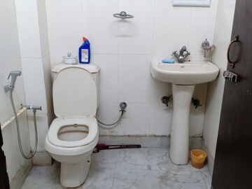 Bathroom in 2 BHK Apartment at Khirki Extension – for Rent