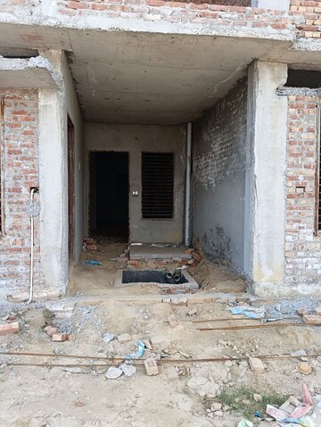 Building Lobby in 3.5 BHK Villa at Sector 16 Greater Noida – for Sale