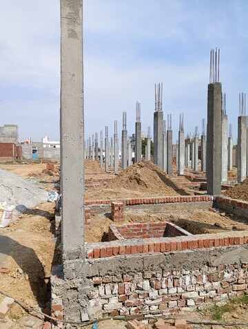3.5 BHK Villa – Exterior View View at Sector 16 Greater Noida - for Sale
