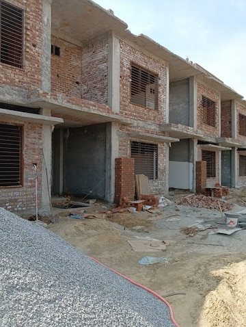 3.5 BHK Villa – Exterior View View at Sector 16 Greater Noida - for Sale