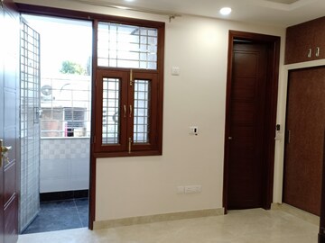 Room in 2 BHK Apartment at Malviya Nagar – for Rent