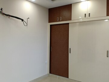 Room in 2 BHK Apartment at Malviya Nagar – for Rent