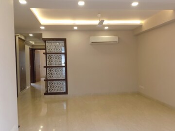 Room in 3 BHK Apartment at Green Park Extension – for Rent