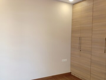Room in 3 BHK Apartment at Green Park Extension – for Rent