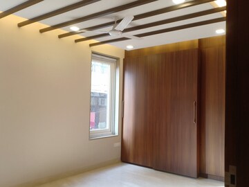 Room in 3 BHK Apartment at Green Park Extension – for Rent