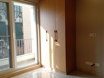 Room in 3 BHK Apartment at Green Park Extension – for Rent