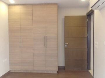 Room in 3 BHK Apartment at Green Park Extension – for Rent