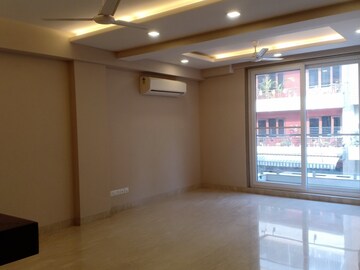 Room in 3 BHK Apartment at Green Park Extension – for Rent