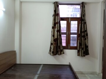 Room in 1 BHK Apartment at Khirki Extension – for Rent