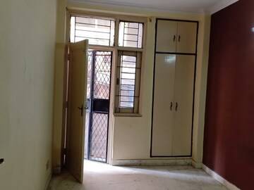 Room in 2 BHK Apartment at Khirki Extension – for Rent