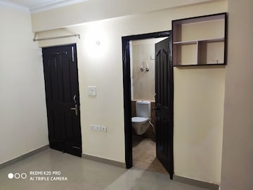 Room in 3.5 BHK Apartment at Sector 84 – for Rent