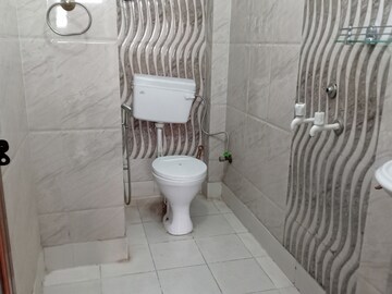 Bathroom in 1 BHK Apartment at Khirki Extension – for Rent