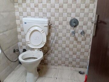 Bathroom in 1 BHK Apartment at Khirki Extension – for Rent