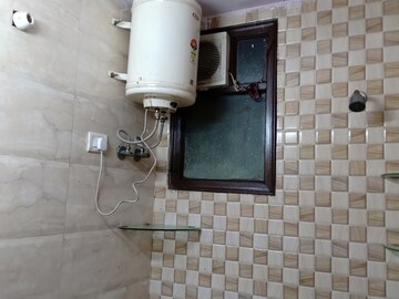 Bathroom in 1 BHK Apartment at Khirki Extension – for Rent