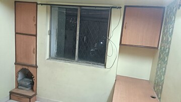 Room in 2 BHK Apartment at Goyal Enclave, Vishrantwadi – for Rent