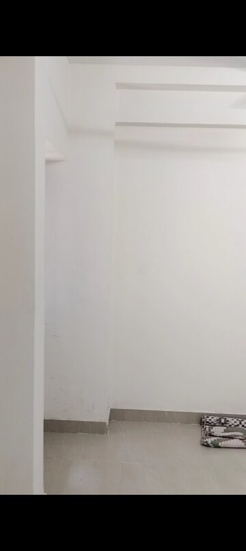 Room in 1 BHK Apartment at Mhada Building Parel, Parel – for Rent