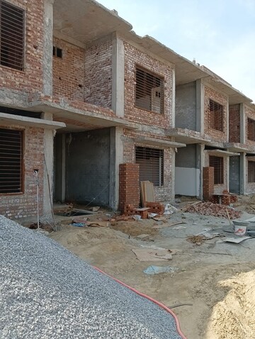 3.5 BHK Villa – Exterior View View at Sector 16 Greater Noida - for Sale