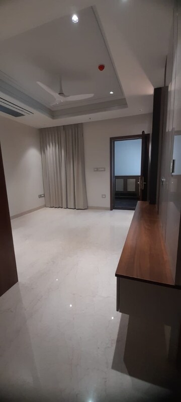 Room in 3 BHK Apartment at Aparna One, Shaikpet – for Rent