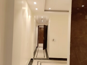 Furnished Amenities in 2 BHK Apartment at Malviya Nagar – for Rent
