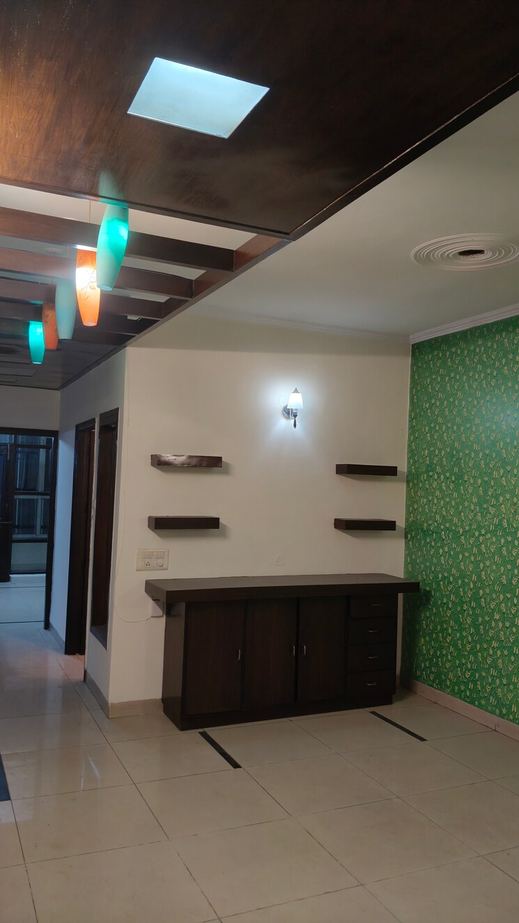 Room, ambala highway 3 Bedroom 1800 Sq.Ft. Apartment In Ambala Highway Zirakpur 8248148