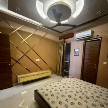 Team Area in 3 BHK Builder Floor at Mamta Homes, Vip Road – for Rent