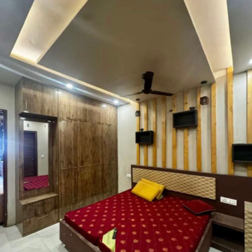 Bedroom in 3 BHK Builder Floor at Mamta Homes, Vip Road – for Rent