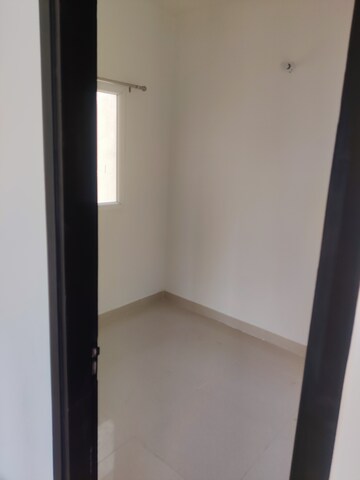 Room in 3 BHK Apartment at Samridhi Luxuriya Avenue, Sector 150 – for Rent