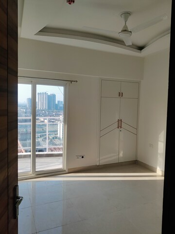 Room in 3 BHK Apartment at Samridhi Luxuriya Avenue, Sector 150 – for Rent