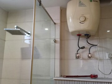 Furnished Amenities in 3 BHK Apartment at Green Park – for Rent