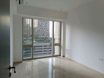Room in 4 BHK Apartment at Lodha Marquise, Worli – for Rent