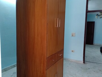 Room in 2 BHK Apartment at Panchsheel Vihar – for Rent