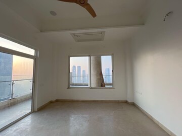 Room in 3 BHK Apartment at Indiabulls Sky Forest, Lower Parel – for Rent